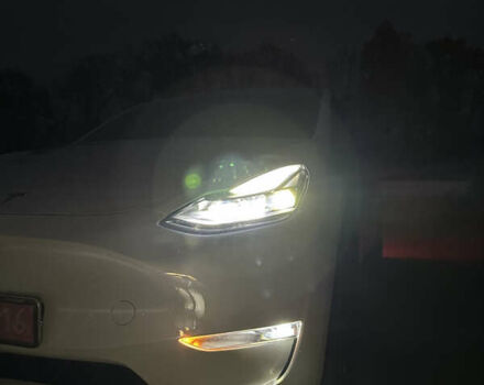 Белый Тесла Model Y, объемом двигателя 0 л и пробегом 24 тыс. км за 32000 $, фото 37 на Automoto.ua