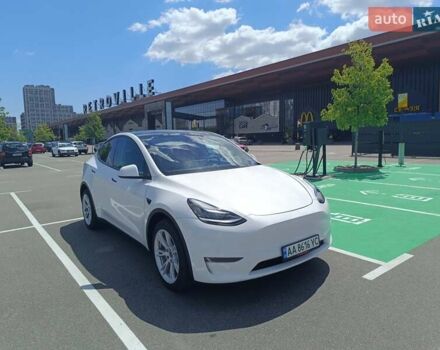 Белый Тесла Model Y, объемом двигателя 0 л и пробегом 42 тыс. км за 25990 $, фото 1 на Automoto.ua