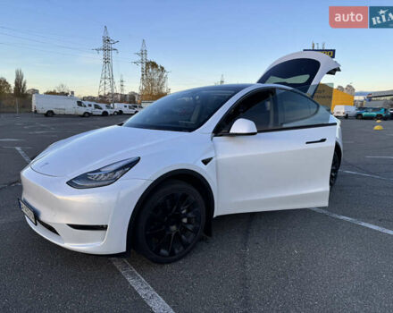 Білий Тесла Model Y, об'ємом двигуна 0 л та пробігом 48 тис. км за 28000 $, фото 2 на Automoto.ua
