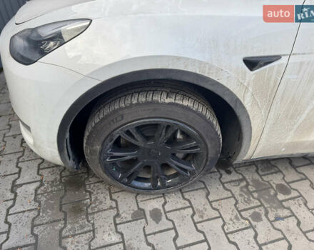 Білий Тесла Model Y, об'ємом двигуна 0 л та пробігом 156 тис. км за 17500 $, фото 5 на Automoto.ua