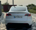 Белый Тесла Model Y, объемом двигателя 0 л и пробегом 19 тыс. км за 24999 $, фото 25 на Automoto.ua