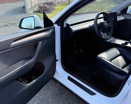 Білий Тесла Model Y, об'ємом двигуна 0 л та пробігом 23 тис. км за 28500 $, фото 10 на Automoto.ua