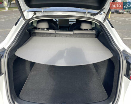 Белый Тесла Model Y, объемом двигателя 0 л и пробегом 43 тыс. км за 29500 $, фото 17 на Automoto.ua