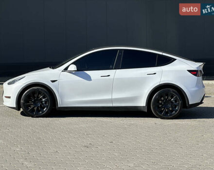 Белый Тесла Model Y, объемом двигателя 0 л и пробегом 52 тыс. км за 25900 $, фото 13 на Automoto.ua
