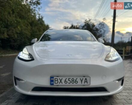 Белый Тесла Model Y, объемом двигателя 0 л и пробегом 62 тыс. км за 24999 $, фото 8 на Automoto.ua