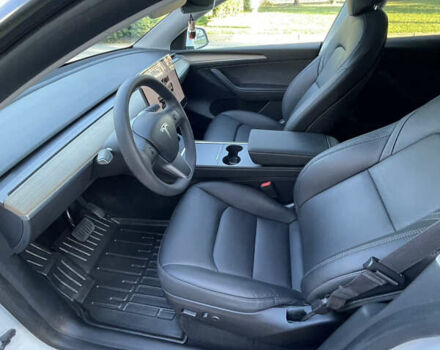 Білий Тесла Model Y, об'ємом двигуна 0 л та пробігом 81 тис. км за 24700 $, фото 20 на Automoto.ua