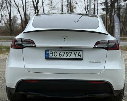 Белый Тесла Model Y, объемом двигателя 0 л и пробегом 37 тыс. км за 28500 $, фото 1 на Automoto.ua