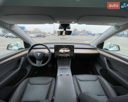 Белый Тесла Model Y, объемом двигателя 0 л и пробегом 39 тыс. км за 36900 $, фото 16 на Automoto.ua