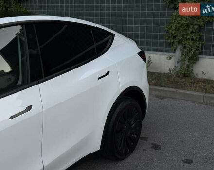 Белый Тесла Model Y, объемом двигателя 0 л и пробегом 18 тыс. км за 29600 $, фото 34 на Automoto.ua
