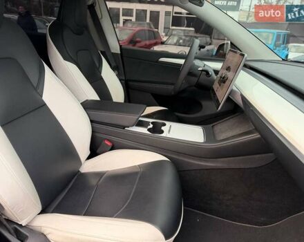 Белый Тесла Model Y, объемом двигателя 0 л и пробегом 53 тыс. км за 28800 $, фото 20 на Automoto.ua