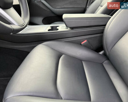 Белый Тесла Model Y, объемом двигателя 0 л и пробегом 39 тыс. км за 27200 $, фото 22 на Automoto.ua