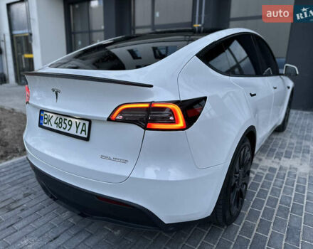 Белый Тесла Model Y, объемом двигателя 0 л и пробегом 25 тыс. км за 28900 $, фото 9 на Automoto.ua