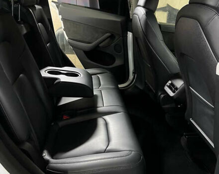 Белый Тесла Model Y, объемом двигателя 0 л и пробегом 42 тыс. км за 29999 $, фото 8 на Automoto.ua