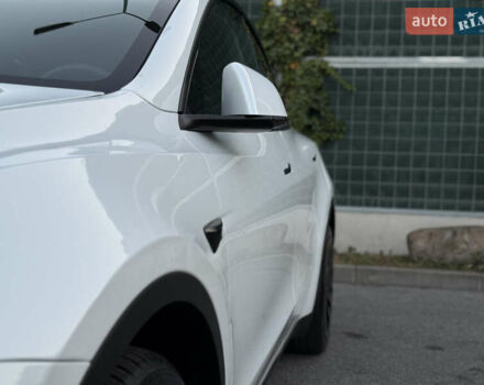 Белый Тесла Model Y, объемом двигателя 0 л и пробегом 18 тыс. км за 29600 $, фото 44 на Automoto.ua