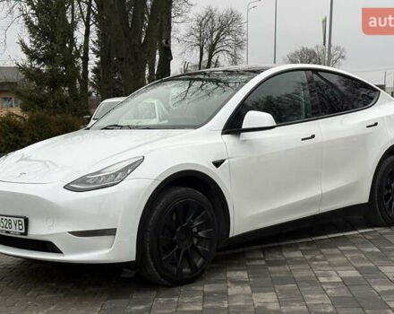 Белый Тесла Model Y, объемом двигателя 0 л и пробегом 53 тыс. км за 28800 $, фото 1 на Automoto.ua