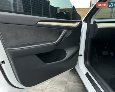 Білий Тесла Model Y, об'ємом двигуна 0 л та пробігом 20 тис. км за 29999 $, фото 8 на Automoto.ua