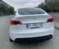 Білий Тесла Model Y, об'ємом двигуна 0 л та пробігом 64 тис. км за 28500 $, фото 4 на Automoto.ua
