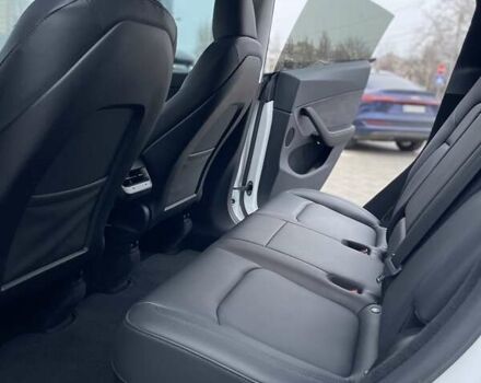 Білий Тесла Model Y, об'ємом двигуна 0 л та пробігом 27 тис. км за 28500 $, фото 20 на Automoto.ua