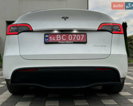 Белый Тесла Model Y, объемом двигателя 0 л и пробегом 29 тыс. км за 29900 $, фото 15 на Automoto.ua
