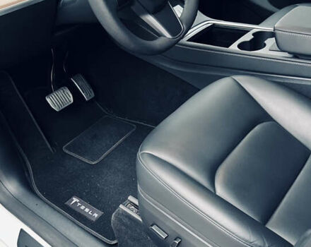 Белый Тесла Model Y, объемом двигателя 0 л и пробегом 35 тыс. км за 31500 $, фото 6 на Automoto.ua