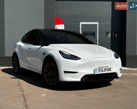 Білий Тесла Model Y, об'ємом двигуна 0 л та пробігом 42 тис. км за 31500 $, фото 27 на Automoto.ua