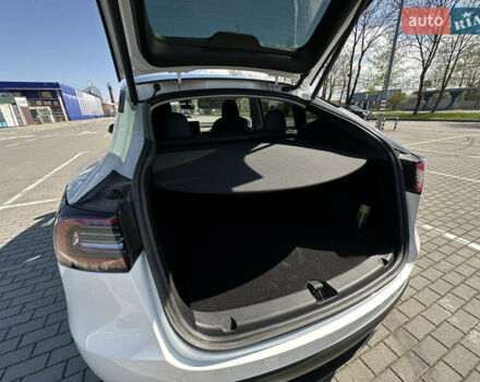Белый Тесла Model Y, объемом двигателя 0 л и пробегом 32 тыс. км за 27199 $, фото 16 на Automoto.ua