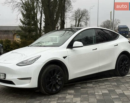 Белый Тесла Model Y, объемом двигателя 0 л и пробегом 53 тыс. км за 28800 $, фото 10 на Automoto.ua