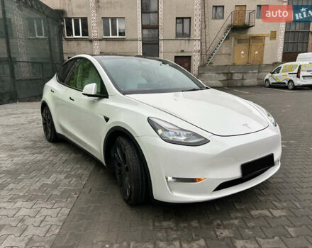 Білий Тесла Model Y, об'ємом двигуна 0 л та пробігом 84 тис. км за 28300 $, фото 6 на Automoto.ua