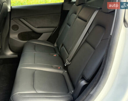 Белый Тесла Model Y, объемом двигателя 0 л и пробегом 25 тыс. км за 32500 $, фото 24 на Automoto.ua