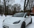 Білий Тесла Model Y, об'ємом двигуна 0 л та пробігом 67 тис. км за 28300 $, фото 1 на Automoto.ua