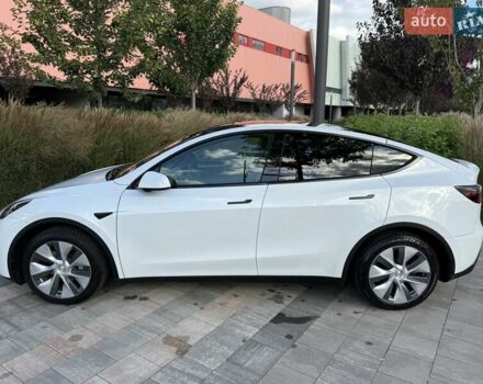 Белый Тесла Model Y, объемом двигателя 0 л и пробегом 35 тыс. км за 34500 $, фото 27 на Automoto.ua