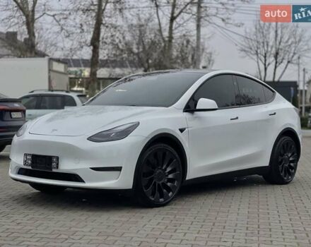 Білий Тесла Model Y, об'ємом двигуна 0 л та пробігом 27 тис. км за 28500 $, фото 2 на Automoto.ua