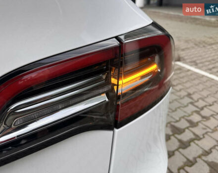 Белый Тесла Model Y, объемом двигателя 0 л и пробегом 41 тыс. км за 29900 $, фото 18 на Automoto.ua