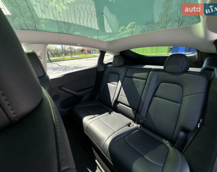 Белый Тесла Model Y, объемом двигателя 0 л и пробегом 32 тыс. км за 27199 $, фото 19 на Automoto.ua