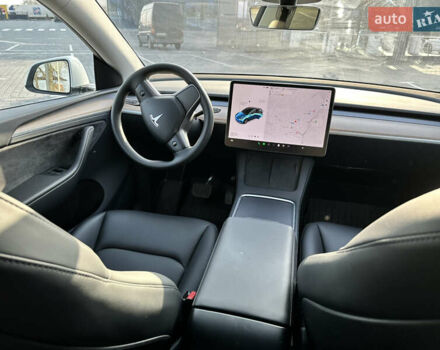 Белый Тесла Model Y, объемом двигателя 0 л и пробегом 18 тыс. км за 27300 $, фото 11 на Automoto.ua
