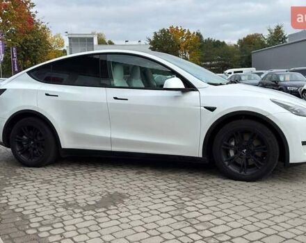 Белый Тесла Model Y, объемом двигателя 0 л и пробегом 34 тыс. км за 27500 $, фото 4 на Automoto.ua