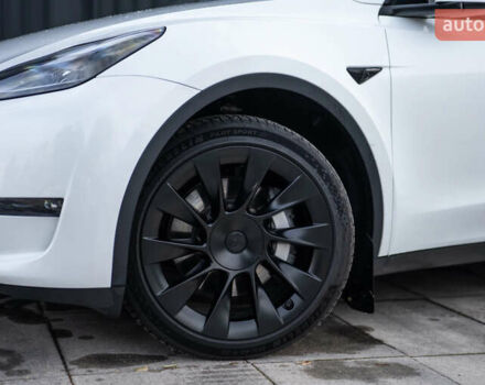 Белый Тесла Model Y, объемом двигателя 0 л и пробегом 40 тыс. км за 28300 $, фото 1 на Automoto.ua