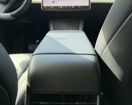 Белый Тесла Model Y, объемом двигателя 0 л и пробегом 20 тыс. км за 39000 $, фото 29 на Automoto.ua