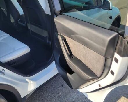 Белый Тесла Model Y, объемом двигателя 0 л и пробегом 4 тыс. км за 27400 $, фото 29 на Automoto.ua