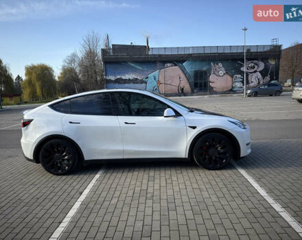 Белый Тесла Model Y, объемом двигателя 0 л и пробегом 32 тыс. км за 28500 $, фото 5 на Automoto.ua