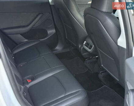 Белый Тесла Model Y, объемом двигателя 0 л и пробегом 18 тыс. км за 29600 $, фото 78 на Automoto.ua