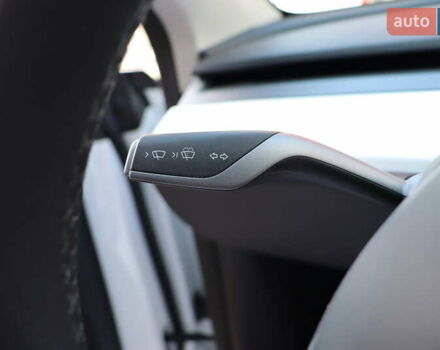 Белый Тесла Model Y, объемом двигателя 0 л и пробегом 34 тыс. км за 27400 $, фото 17 на Automoto.ua