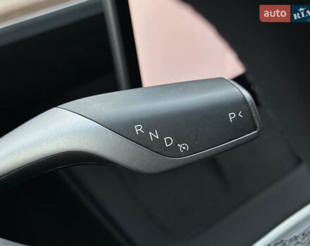 Білий Тесла Model Y, об'ємом двигуна 0 л та пробігом 47 тис. км за 26500 $, фото 42 на Automoto.ua