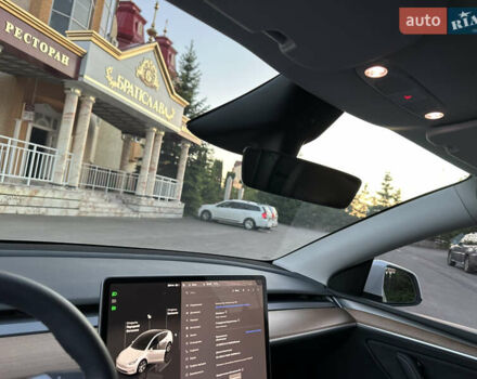 Білий Тесла Model Y, об'ємом двигуна 0 л та пробігом 45 тис. км за 27500 $, фото 39 на Automoto.ua