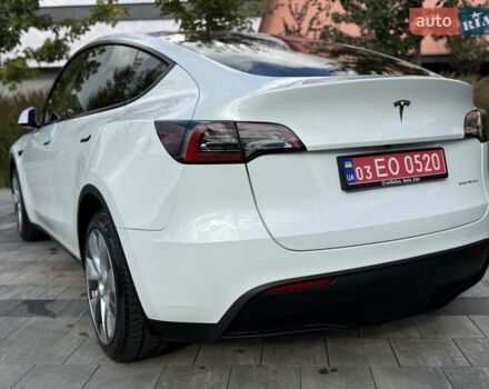 Белый Тесла Model Y, объемом двигателя 0 л и пробегом 35 тыс. км за 34500 $, фото 25 на Automoto.ua