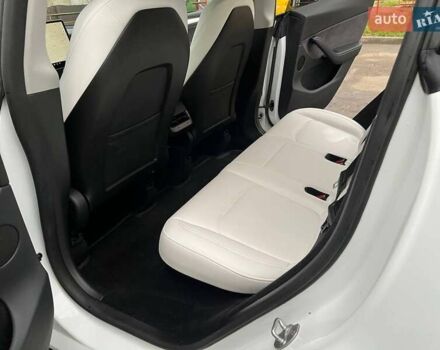 Белый Тесла Model Y, объемом двигателя 0 л и пробегом 39 тыс. км за 29500 $, фото 10 на Automoto.ua
