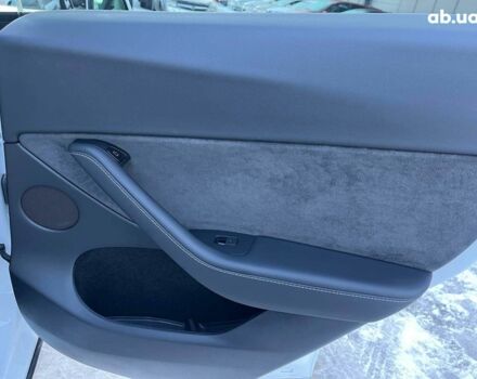 Белый Тесла Model Y, объемом двигателя 0 л и пробегом 13 тыс. км за 33190 $, фото 32 на Automoto.ua