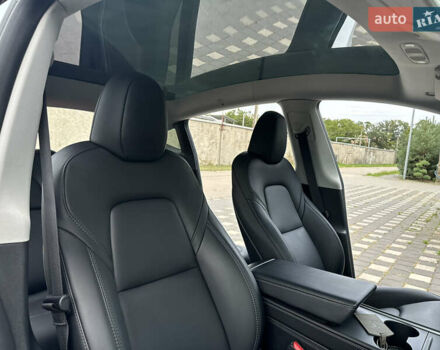 Белый Тесла Model Y, объемом двигателя 0 л и пробегом 29 тыс. км за 29900 $, фото 30 на Automoto.ua