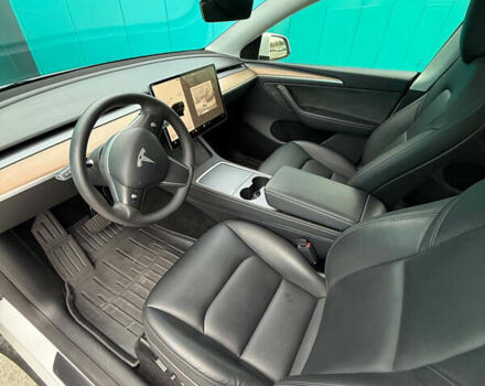 Білий Тесла Model Y, об'ємом двигуна 0 л та пробігом 47 тис. км за 32500 $, фото 18 на Automoto.ua