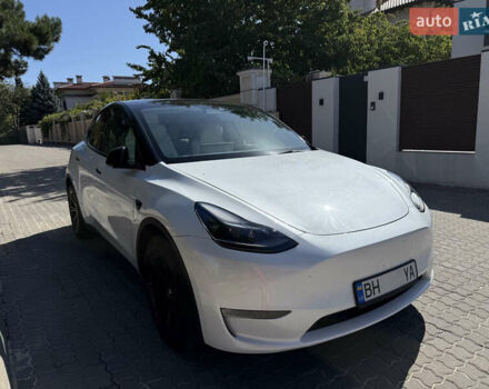 Белый Тесла Model Y, объемом двигателя 0 л и пробегом 59 тыс. км за 32000 $, фото 1 на Automoto.ua